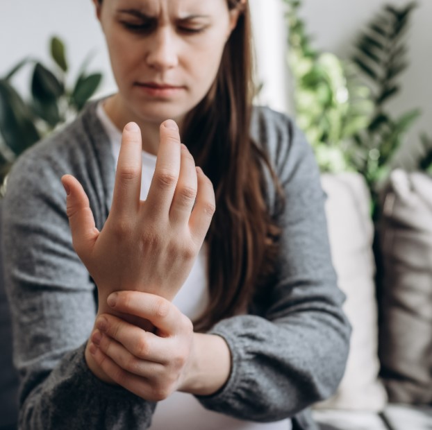 Managing Carpal Tunnel Syndrome during Pregnancy and Postpartum with Physiotherapy